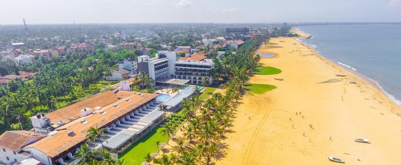 Goldi Sands Hotel Negombo Bagian luar foto