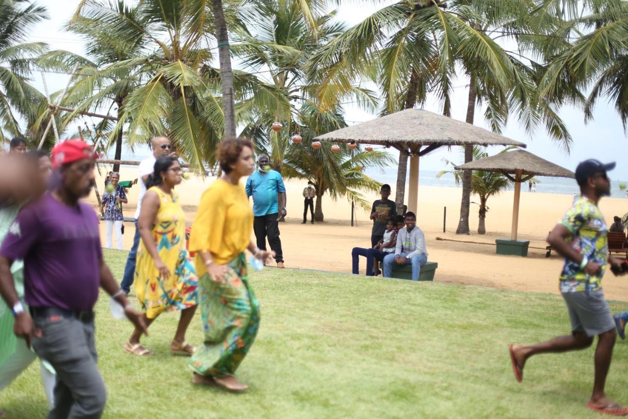 Goldi Sands Hotel Negombo Bagian luar foto