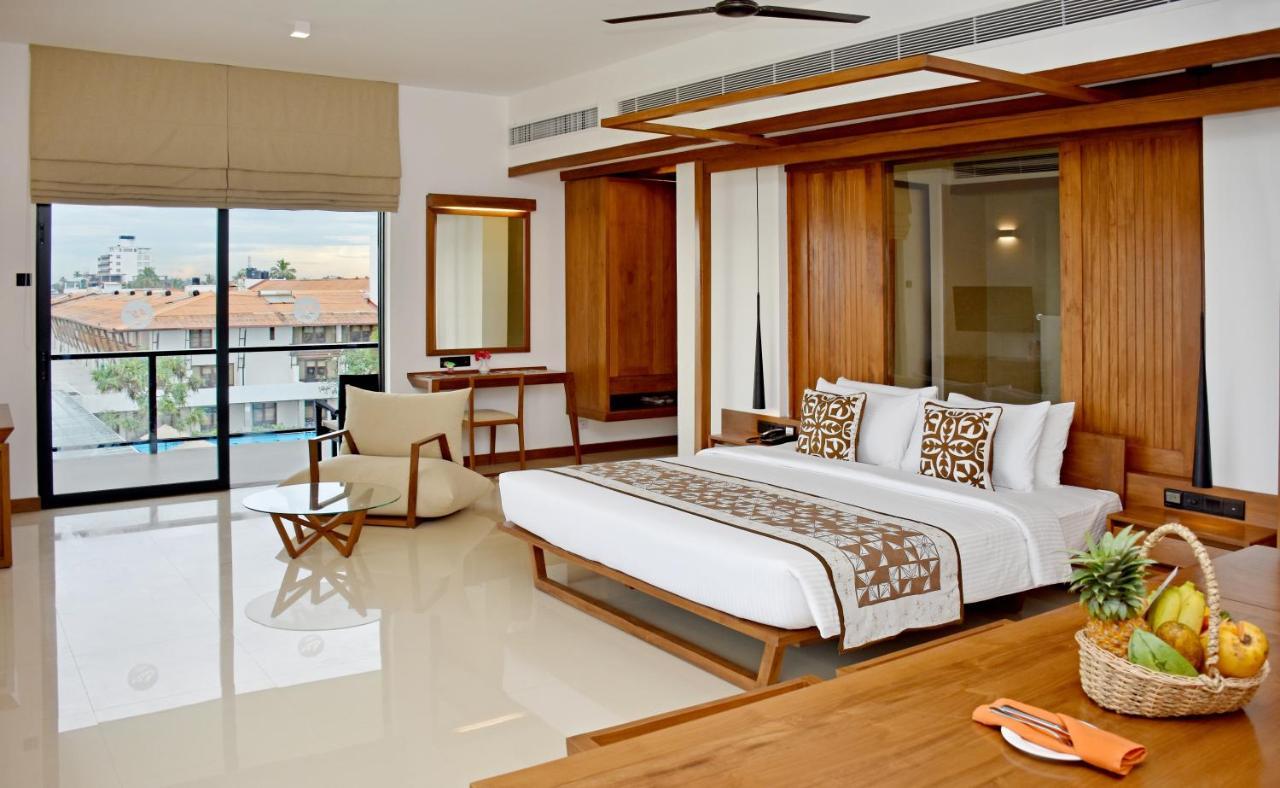 Goldi Sands Hotel Negombo Bagian luar foto