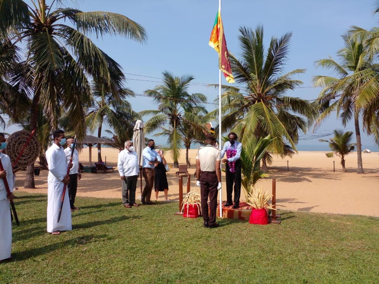 Goldi Sands Hotel Negombo Bagian luar foto