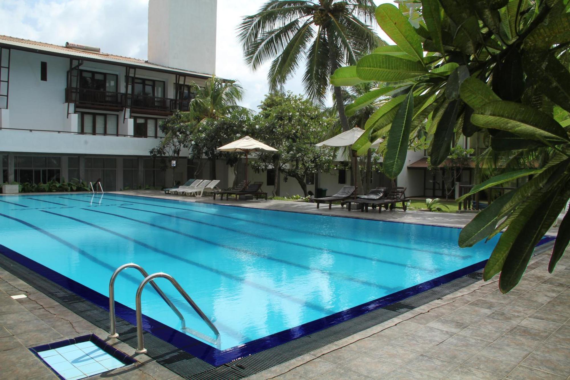 Goldi Sands Hotel Negombo Bagian luar foto