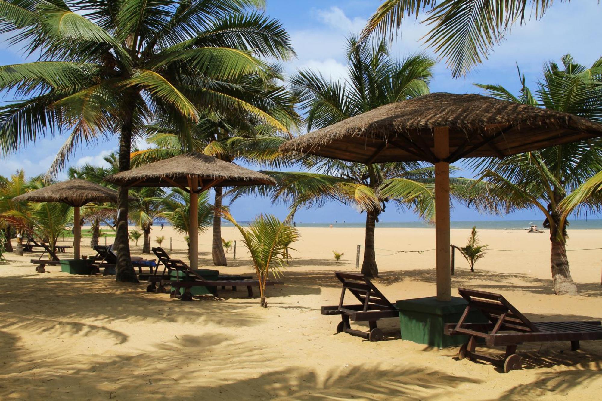 Goldi Sands Hotel Negombo Bagian luar foto