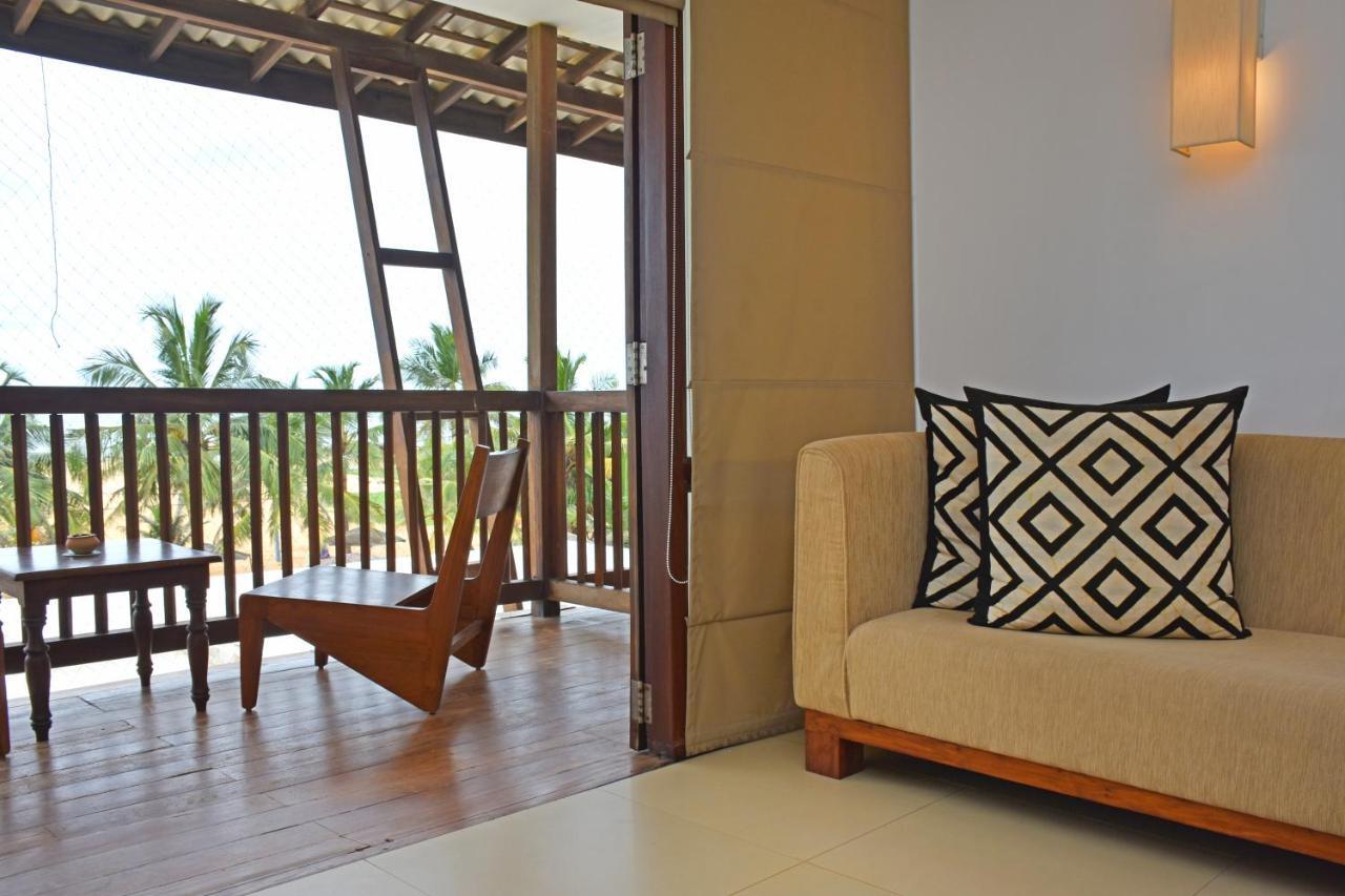 Goldi Sands Hotel Negombo Bagian luar foto