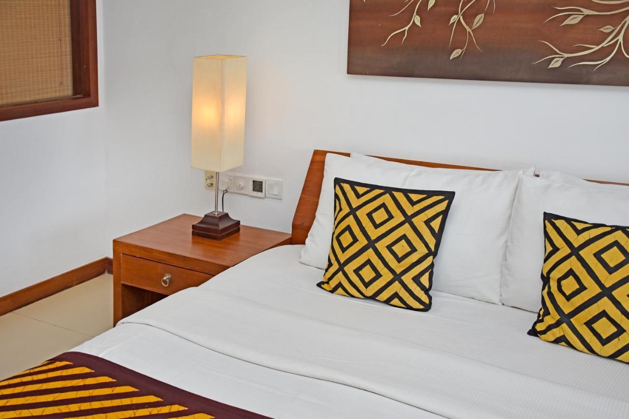 Goldi Sands Hotel Negombo Bagian luar foto