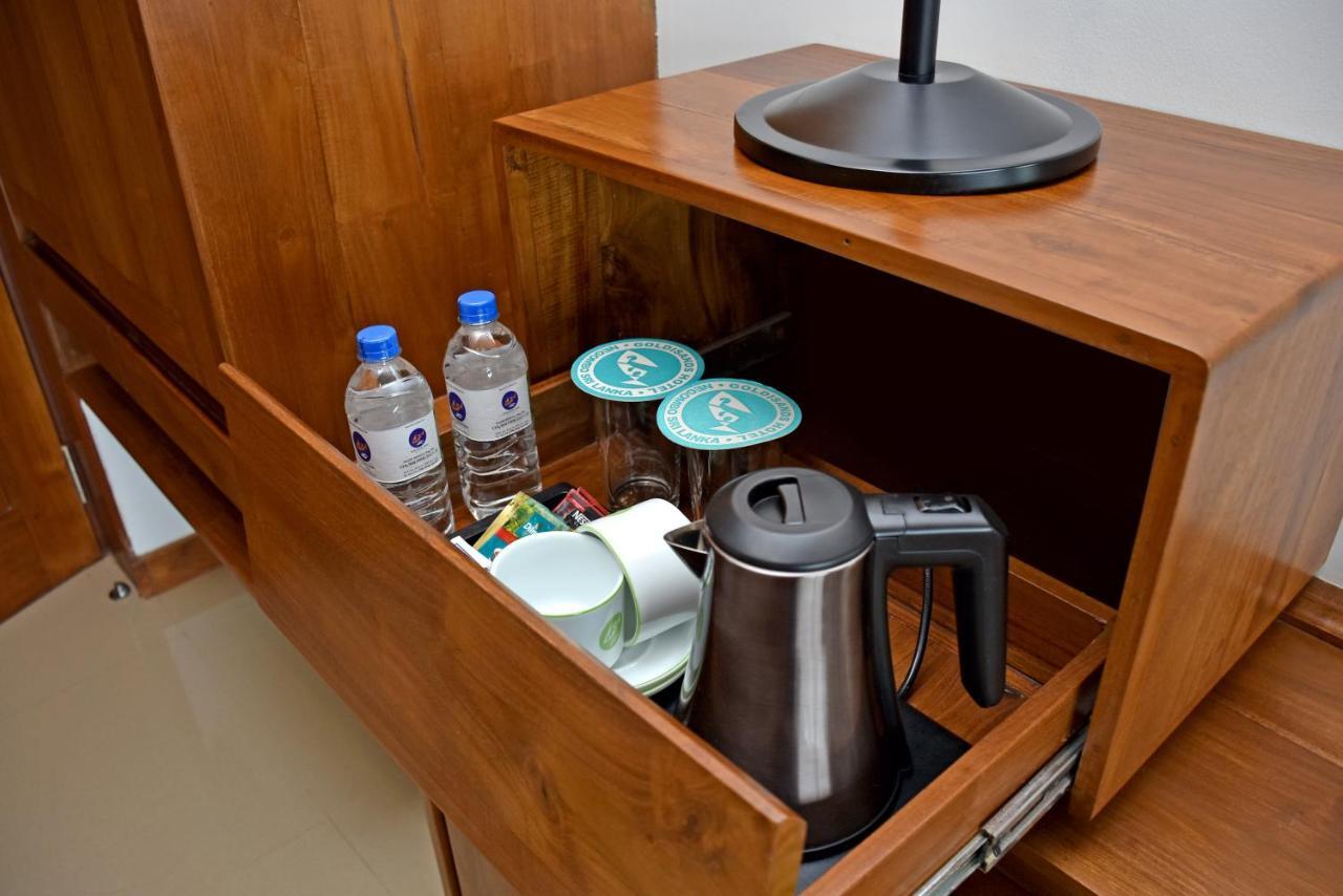 Goldi Sands Hotel Negombo Bagian luar foto
