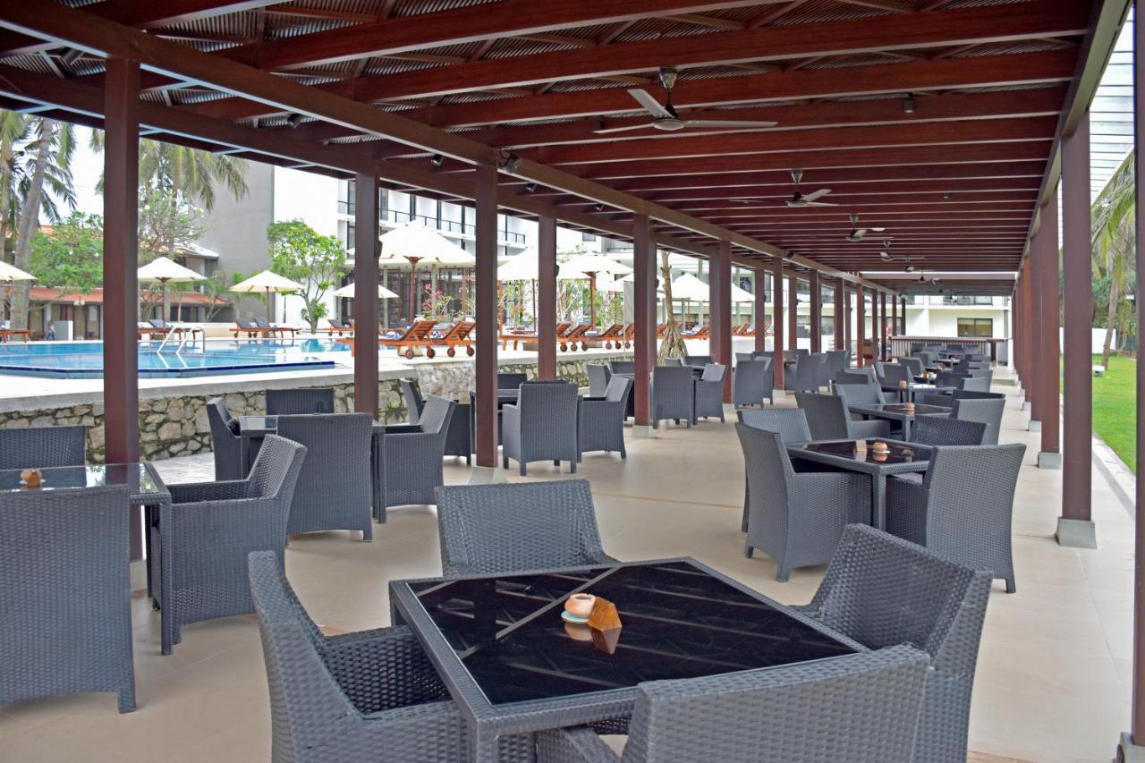 Goldi Sands Hotel Negombo Bagian luar foto