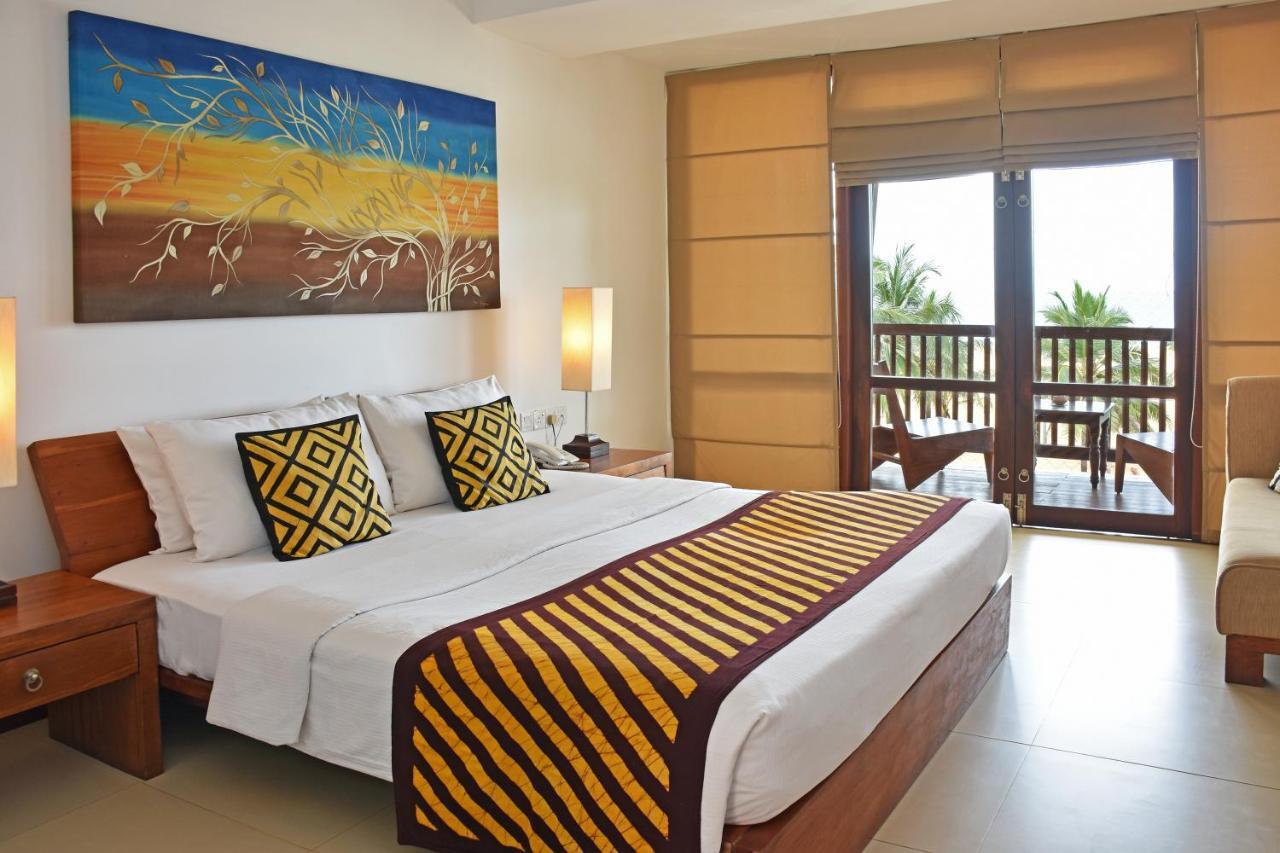 Goldi Sands Hotel Negombo Bagian luar foto
